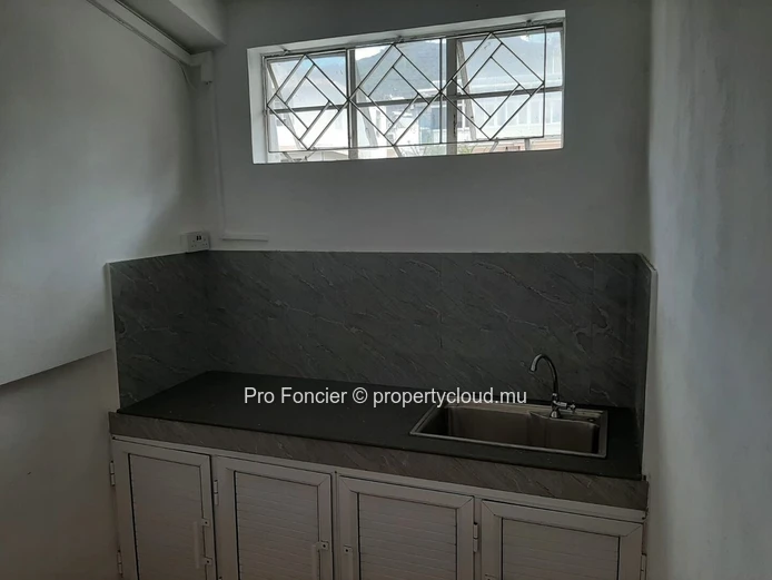 Ground floor office for rent in Port-Louis - Colonial-style (Sole Mandate)