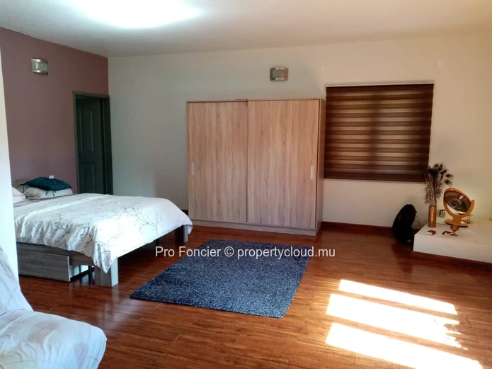 Big family or office use house closed to the center of Curepipe 