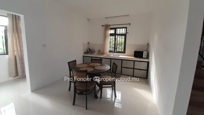 House for rent in Albion - Large, bright house ideal for a large family.