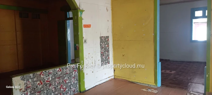 Land with an old house for sale in Quatre-Bornes - Prime Development Opportunity!