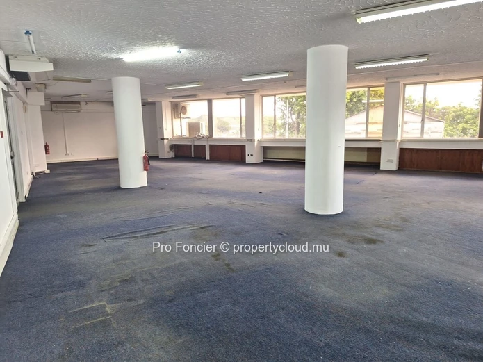 Commercial building for sale in Port-Louis - ' Let's visit'