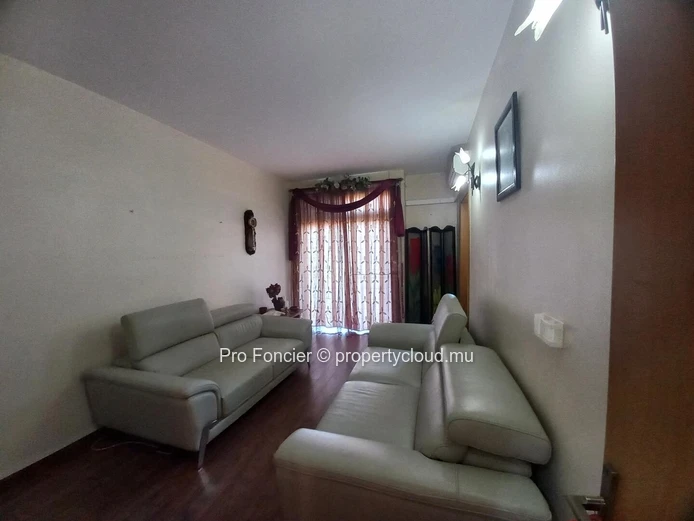 Appartement à vendre à Quatre-Bornes - Spacieux et Confortable