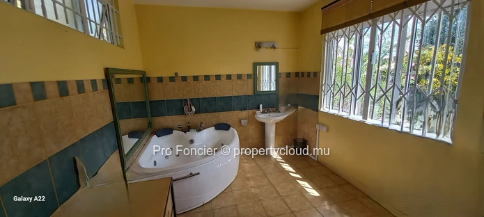 Maison à vendre à Rose-Hill - Remplie De Charme !