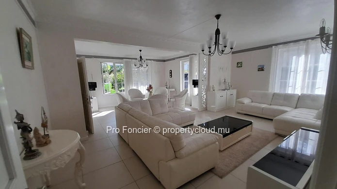 Maison à vendre à Curepipe - Impeccable et meublée (Mandat exclusif)