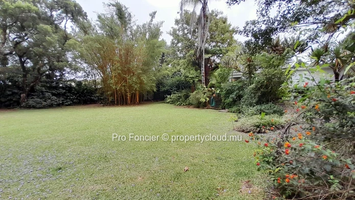 For sale  in a very good region of Vacoas