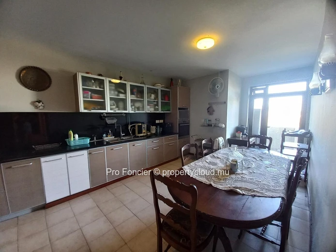 Appartement à vendre à Quatre-Bornes - Spacieux et Confortable
