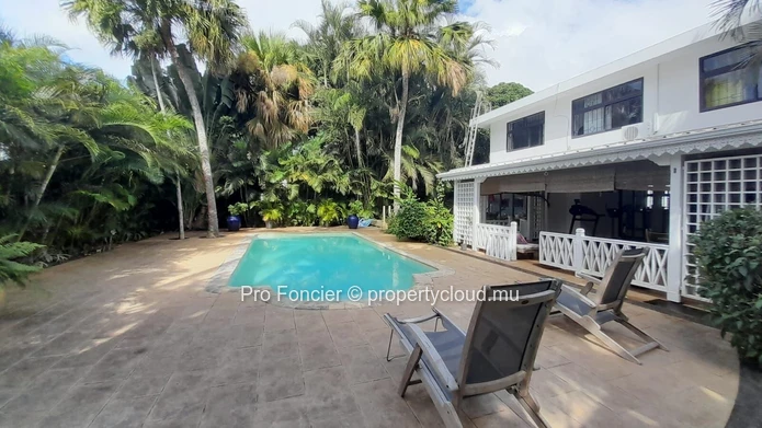 House for sale in Quatre-Bornes - Spacious Family Property Combining Comfort and Practicality