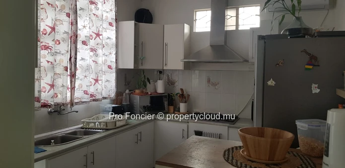 House for sale in Quatre-Bornes - Two-storey house with rental income opportunity