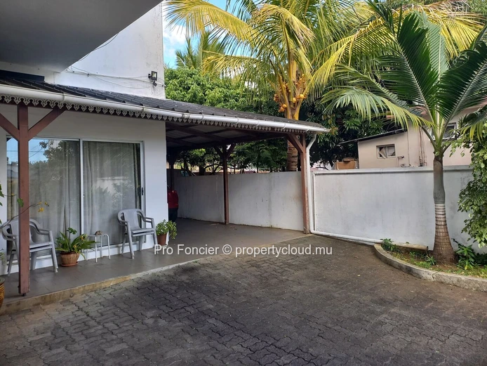 2 Maisons à vendre dans un quartier prisé !