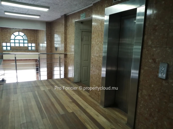 Office in Port Louis - Quality Finish