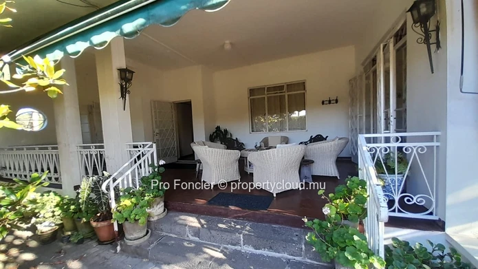 House for sale in Forest-Side- Single-Storey character house on a large 1397m2 plot.