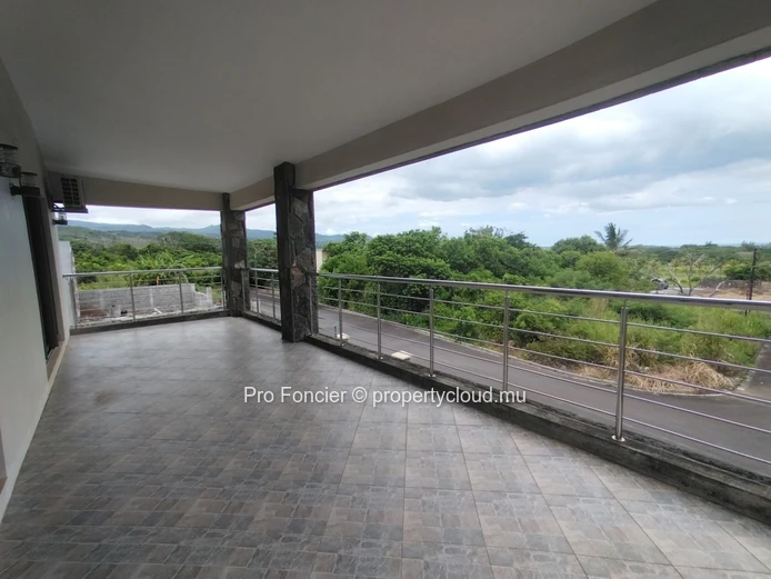House for Sale in Bel Ombre – Beautiful fully furnished two-storey house in a peaceful setting