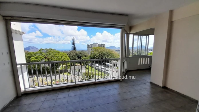 Appartement à vendre à Floréal - Spacieux à proximité d'un centre commercial