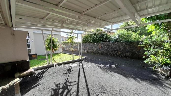 Maison à vendre à Curepipe - Impeccable et meublée (Mandat exclusif)