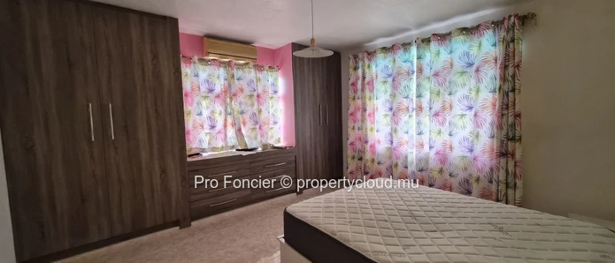 Maison à vendre à Vacoas - Cadre paisible avec rivière