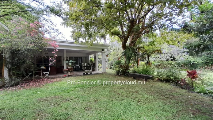 For sale  in a very good region of Vacoas