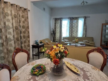 Maison de 8 Chambres