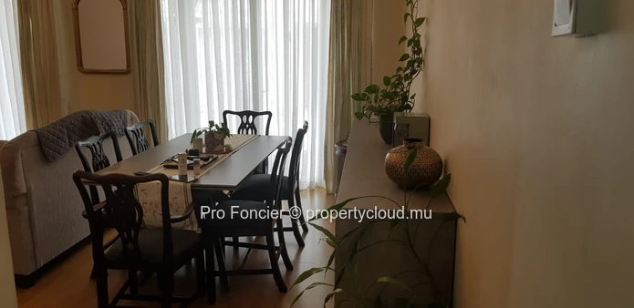 House for sale in Quatre-Bornes - Two-storey house with rental income opportunity