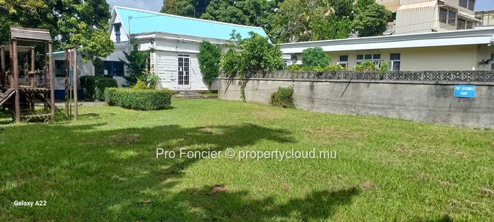 Land with an old house for sale in Quatre-Bornes - Prime Development Opportunity!