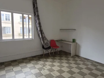 Bâtiment de 8 Chambres