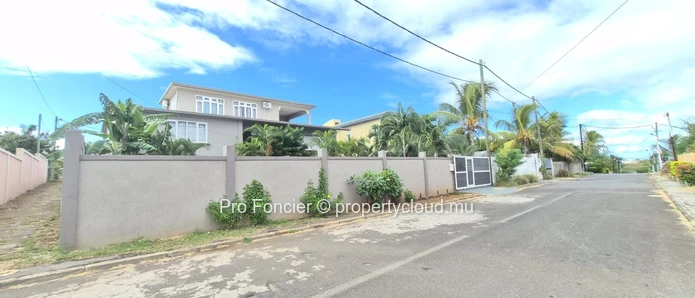 Charmant appartement à Flic en Flac – piscine & confort