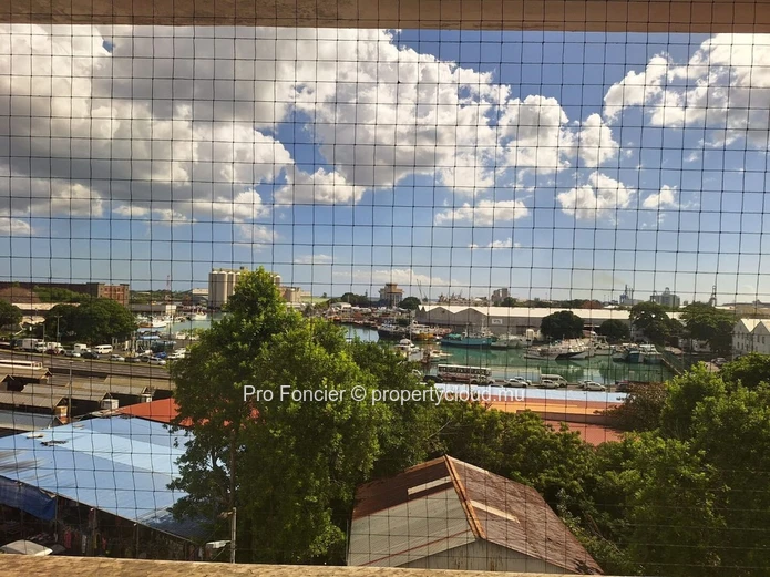 Commercial building for sale in Port-Louis - ' Let's visit'