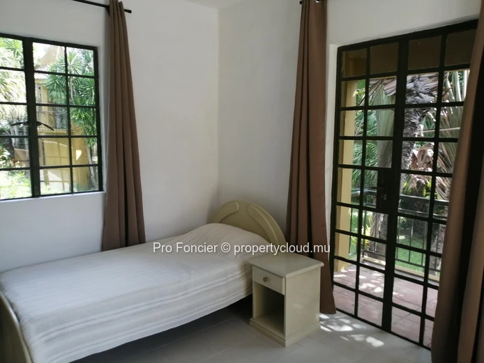 House for rent in Rose-Hill - Located in a beautiful garden.