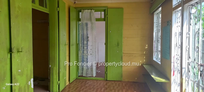 Land with an old house for sale in Quatre-Bornes - Prime Development Opportunity!