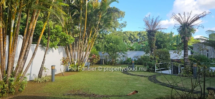 Maison à vendre à Curepipe - Quand l’Élégance architecturale rencontre une qualité de vie