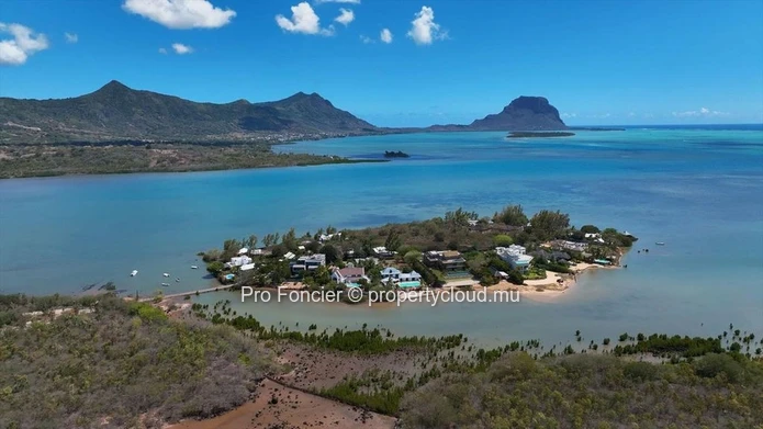 Appartement en vente à Rivière-Noire - Le Luxe discret d'un paradis préservé