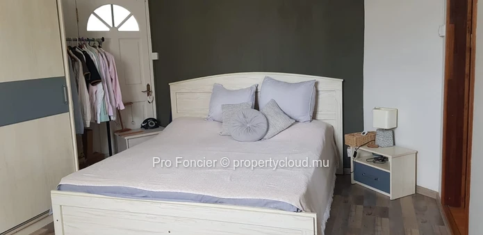 House for sale in Quatre-Bornes - Two-storey house with rental income opportunity