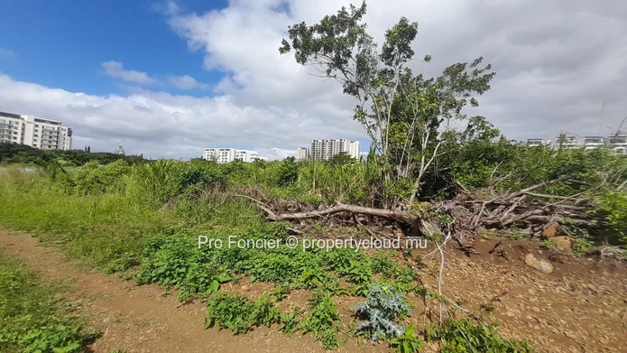 Terrain à vendre à Sodnac - Emplacement privilégié pour un développement résidentiel de luxe