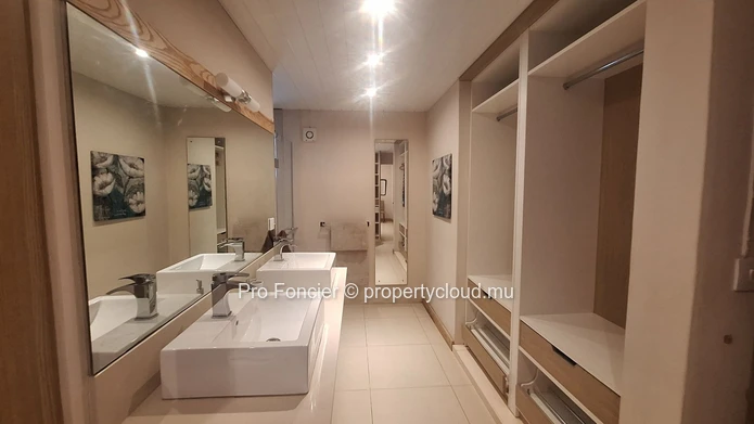 House for sale in Floréal - Exceptional Home with Mountain Views