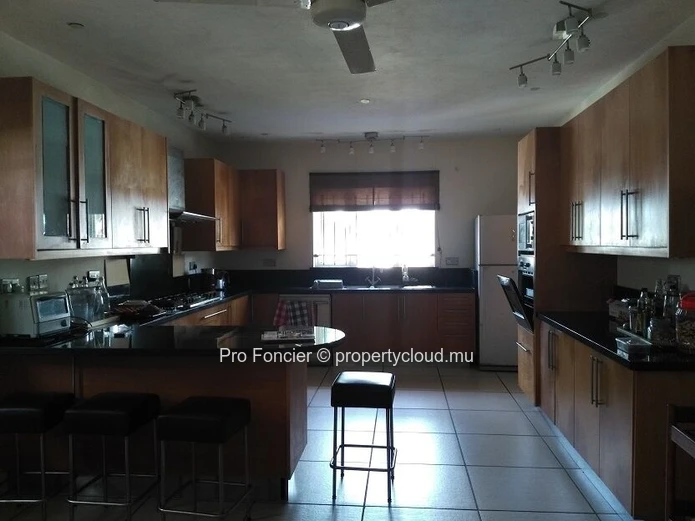 Hose for sale in Quatre-Bornes – Magnificent Contemporary Villa 