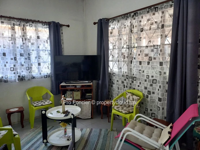 2 Maisons à vendre dans un quartier prisé !
