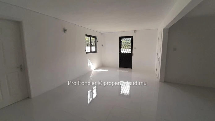House for rent in Albion - Large, bright house ideal for a large family.