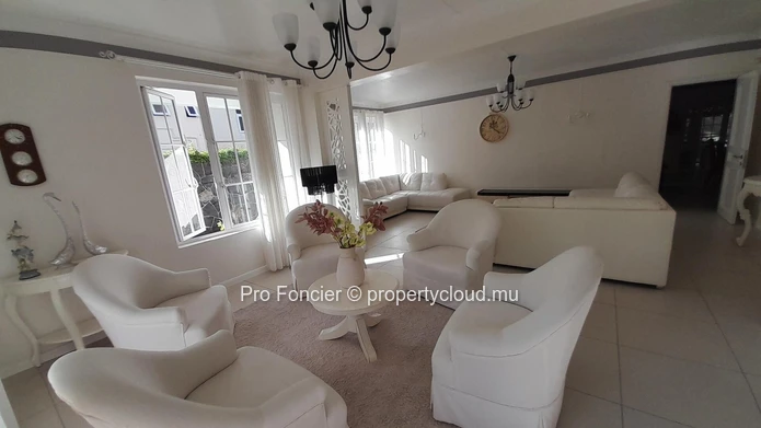 Maison à vendre à Curepipe - Impeccable et meublée (Mandat exclusif)