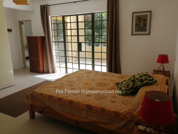 House for rent in Rose-Hill - Located in a beautiful garden.
