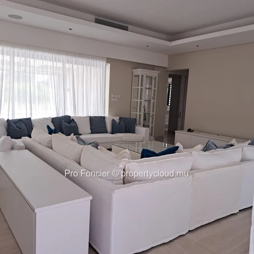Villa in Anahita - Modern, Bright Villa