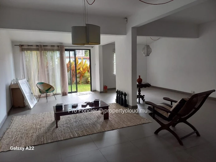 Maison à vendre à Curepipe - Duplex moderne & Lumineux !