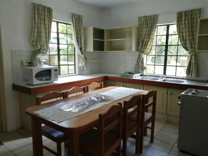 House for rent in Rose-Hill - Located in a beautiful garden.