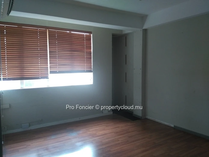 Office in the center of Port Louis - Well situated 