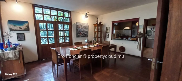 Maison à vendre à Rose-Hill - Remplie De Charme !
